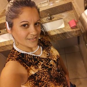 Meet your Posher, Edith